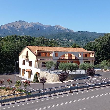 Hotel Ristorante Villa Terry Lauria Inferiore Exterior foto