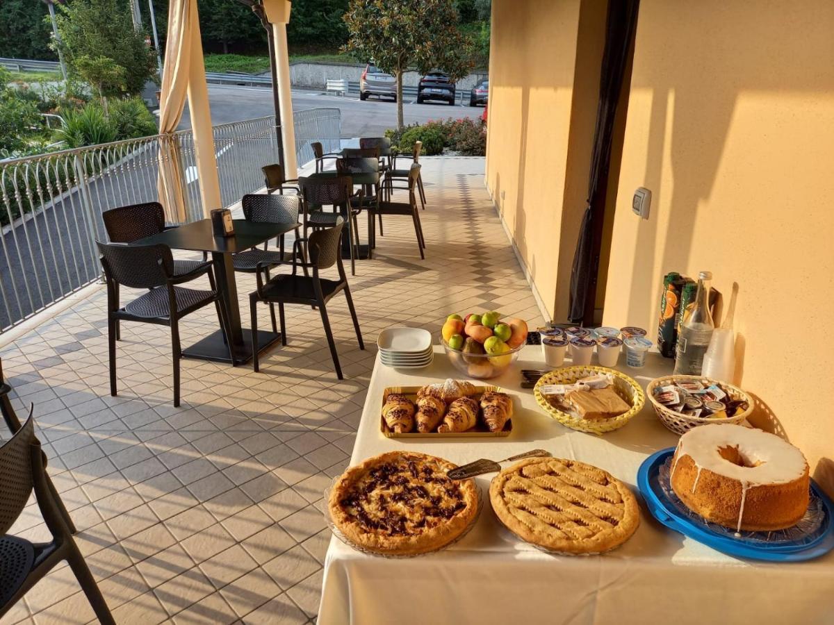 Hotel Ristorante Villa Terry Lauria Inferiore Exterior foto
